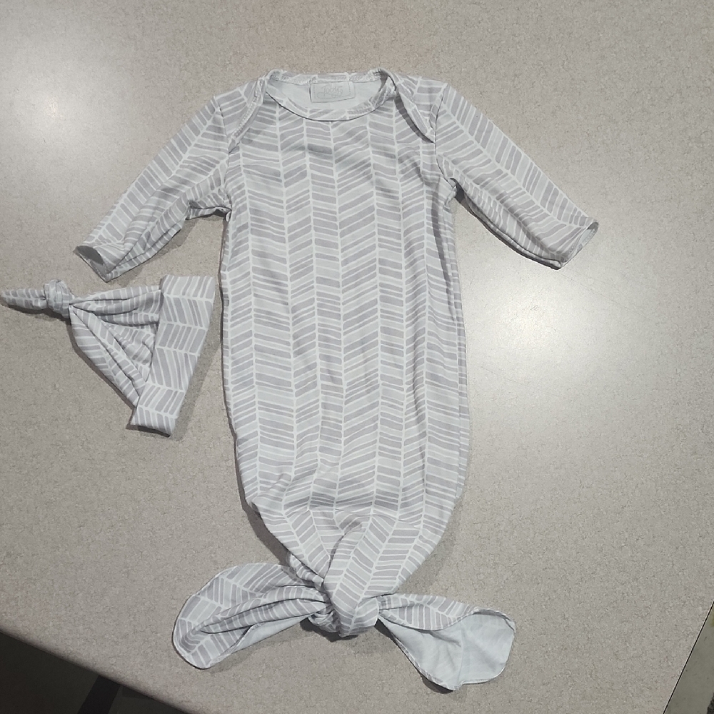 Chevron Patterned Infants Knotted Gown And Beanie.